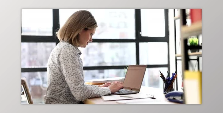 Download Serious Focused Business Woman Working on Laptop (Videohive 43647847)